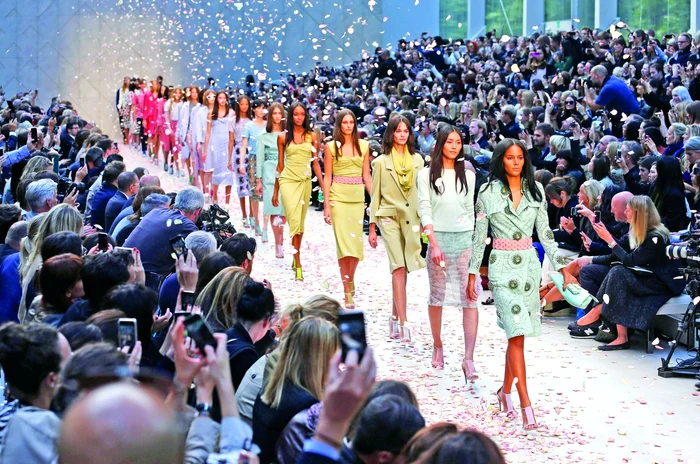 Colecţia Burberry FOTOGRAFII Reuters