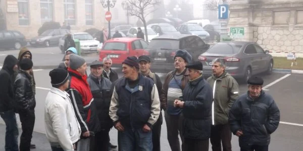 protest in fata primariei turnu severin FOTO Corina Macavei 