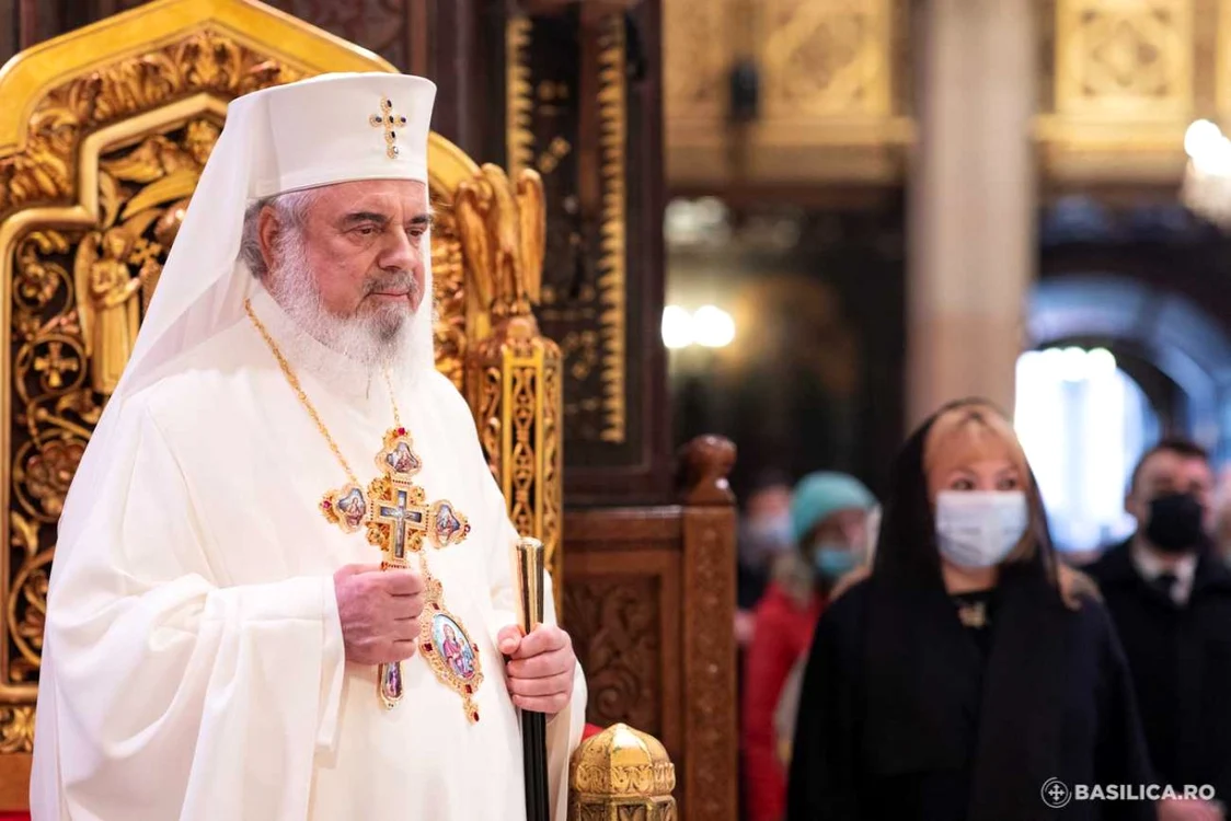 „Viaţa si sănătatea sunt daruri de la Dumnezeu, pe care noi trebuie să le cultivăm prin rugăciune, smerenie şi multă grijă, repectând cu stricteţe sfatul medicilor şi măsurile luate de autorităţile competente”, a spus Patriahul Daniel.