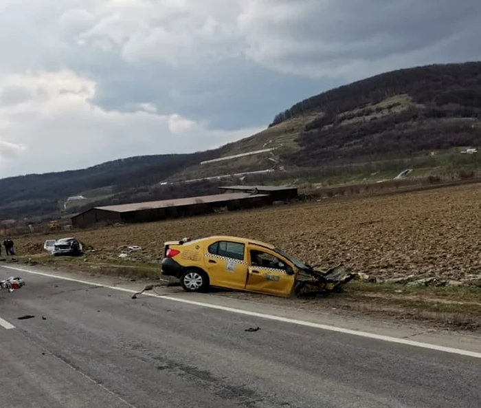 Accident rutier pe DN 1 - Sibiu soldat cu trei morţi - singura supravieţuitoare - o gravidă se zbate între viaţă şi moarte Foto SAJ Sibiu