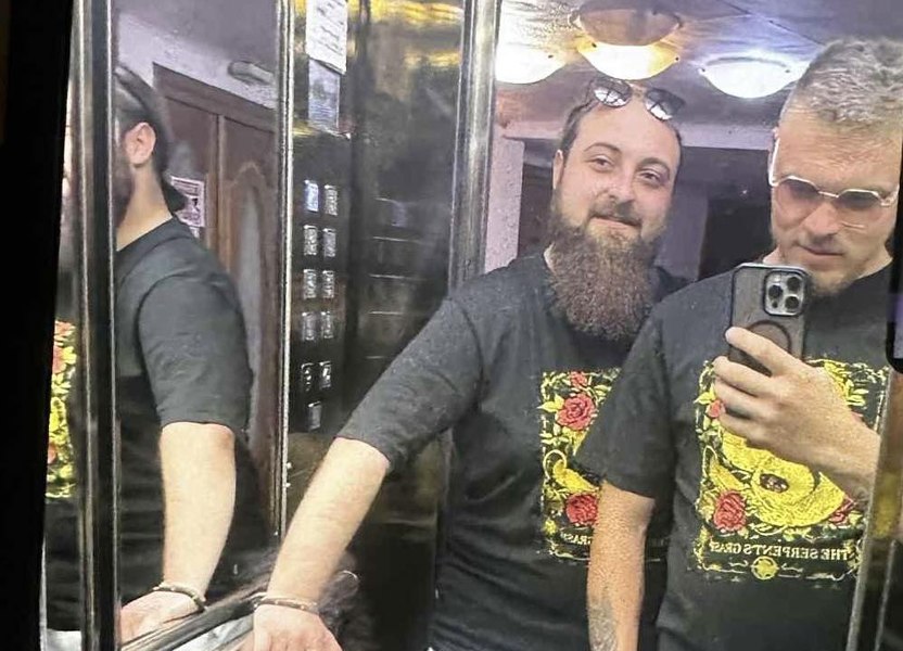 Un nou scandal homosexual zguduie Biserica Ortodoxă Română. Desfrâu și mesaje halucinante între un preot și un tânăr