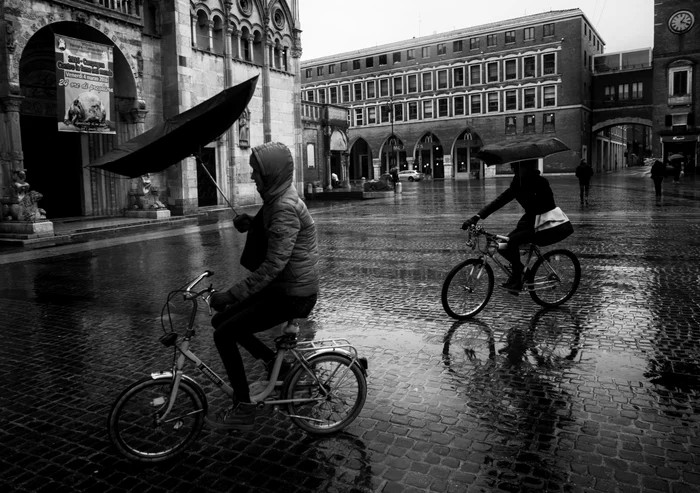 A început Bucharest
Photo Week. Fotografii Caracteristic PR