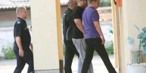 Gruparea condusă de Poşulescu a primit câte trei ani de închisoare   