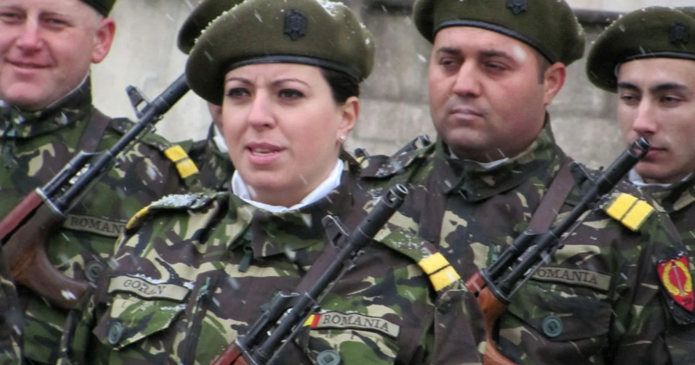 Militarii au îndurat vremea rea de afară