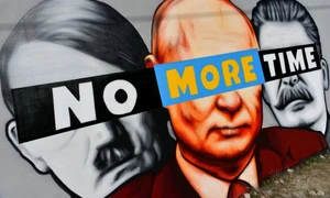 Graffiti al artistului Tuse Putin la fel ca Hitler si Stalin FOTO EPA EFE jpg