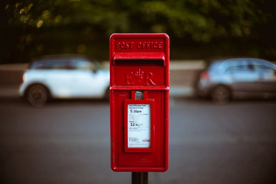 25 de ţări îşi suspendă serviciile poştale către SUA după ce Donald Trump a impus taxe vamale