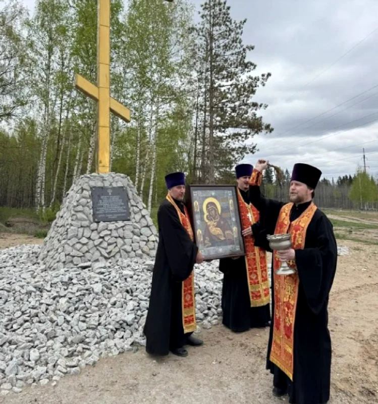 Preoți ruși au mers cu icoana Maicii Domnului pe străzi și au sfințit orașul împotriva dronelor ucrainene FOTO Telegram