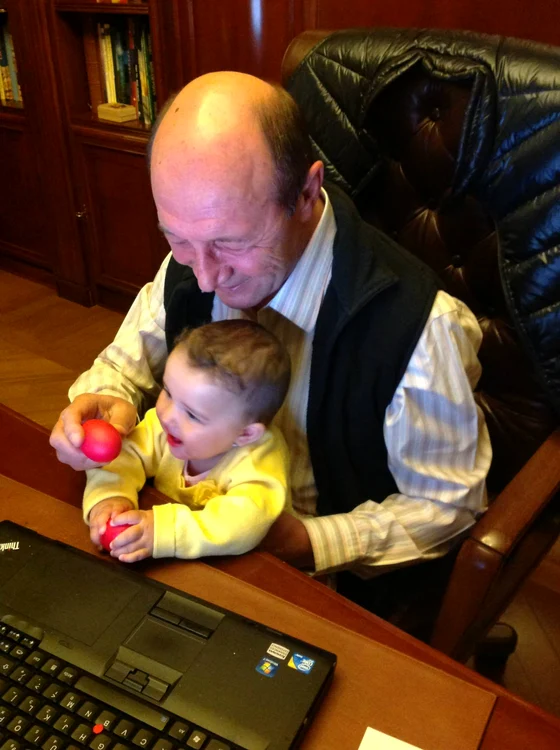 Traian Băsescu şi Sofia Anais (foto: Facebook)