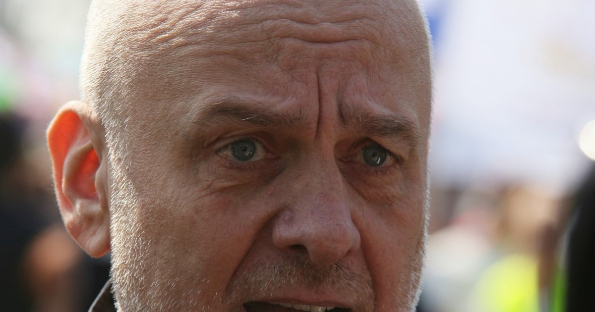 Dumitru Costin: Numărul de bugetari angajați pe pile este mult mai mic decât se spune