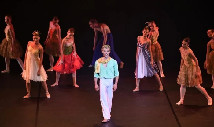 Scenă din spectacolul de balet „Micul Prinţ“. Fotp: liberation.fr