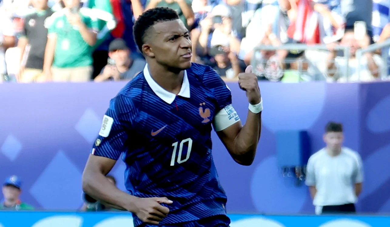 Kylian Mbappé, „ținta” atacurilor în Paraguay (FOTO: EPA)