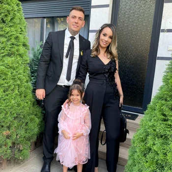 Și-a cunoscut soția pe Facebook și a fost cucerit iremediabil 