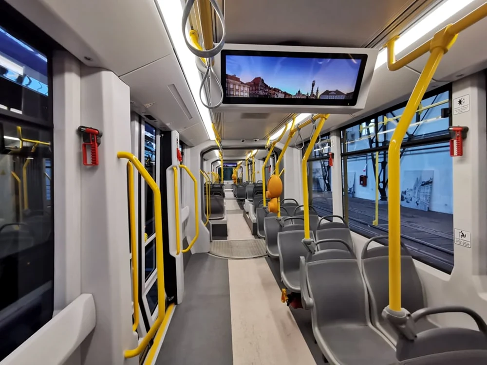 Cel mai performant tramvai din Europa circulă deja în Timişoara FOTO Ş.Both
