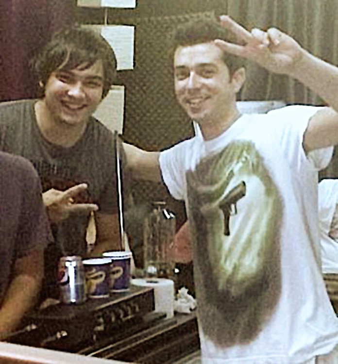 Ioachim Petre, zis Achi, a fost luat sub aripa lui Marius Moga şi apare în cel mai nou videoclip al acestuia, “Suntem păsări călătoare”