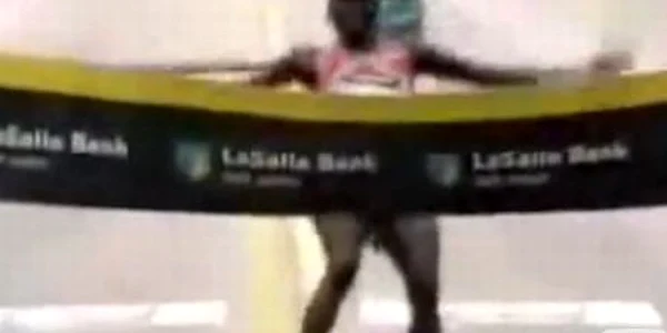Învingătorul a căzut chiar la linia de sosire