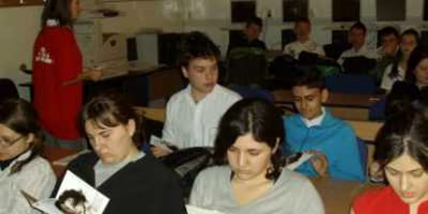 Ploieşti: Elevii ploieşteni se pregătesc de alegeri