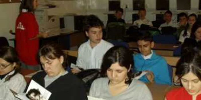 Ploieşti: Elevii ploieşteni se pregătesc de alegeri