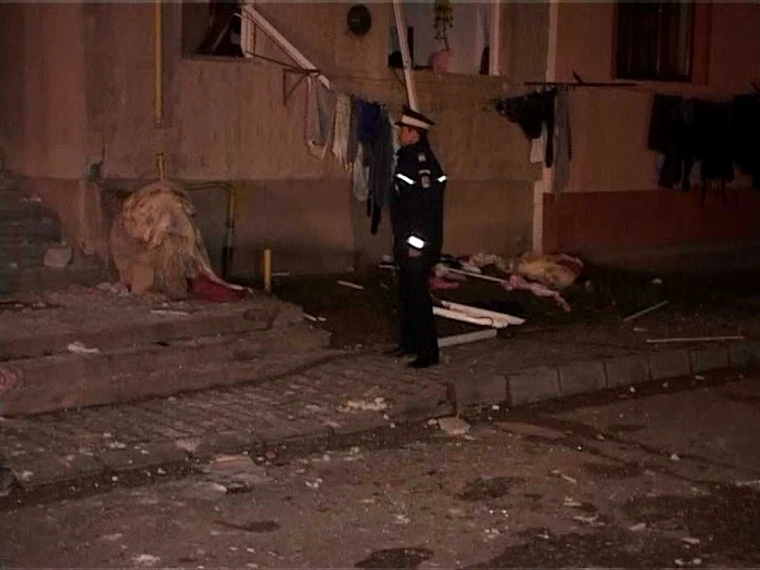 Explozia a afectat structura de rezistenţă a blocului FOTO: TV SUD (captură)