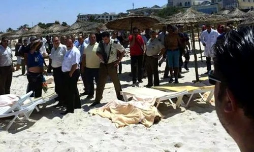 38 de turiști străini au fost uciși pe o plajă din Tunisia jpeg