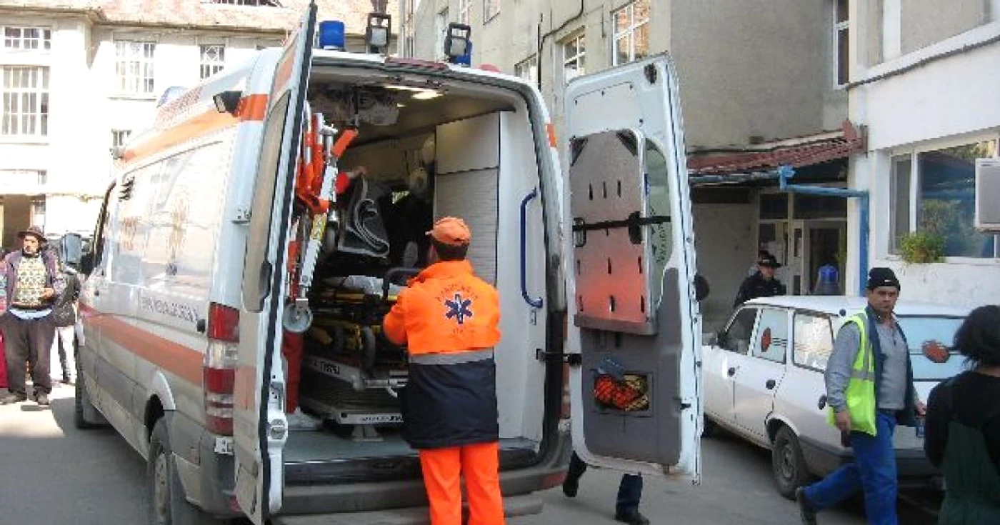 Bărbatul a fost transportat la spital. Foto: Arhivă