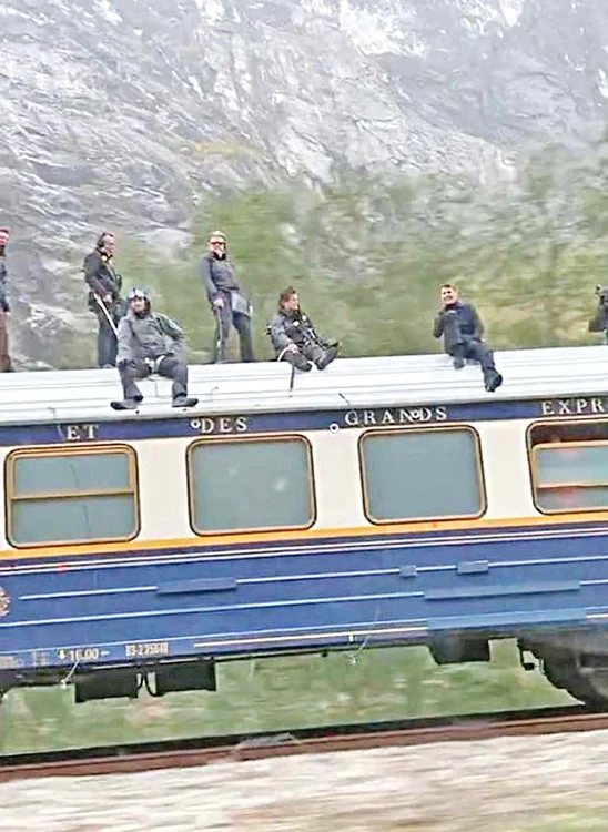 Împreună  cu echipa  de filmare