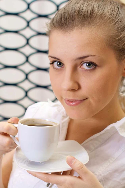 Cercetătorii au studiat  beneficiile ceaiului  și ale cafelei și au  descoperit efectele lor  anticancerigene 