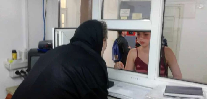 Viorica Paşcalău la poarta Facultăţii de Muzică FOTO Ştefan Both