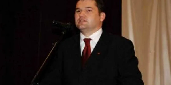 Ministrul Sănătăţii, Cseke Attila, vrea să introducă o taxă pe produsele fast food
