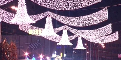 Iluminat festiv de sărbători în centrul orașului