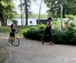 Oana Mizil nu pare deloc obosită după două ture de parc. foto: Click!