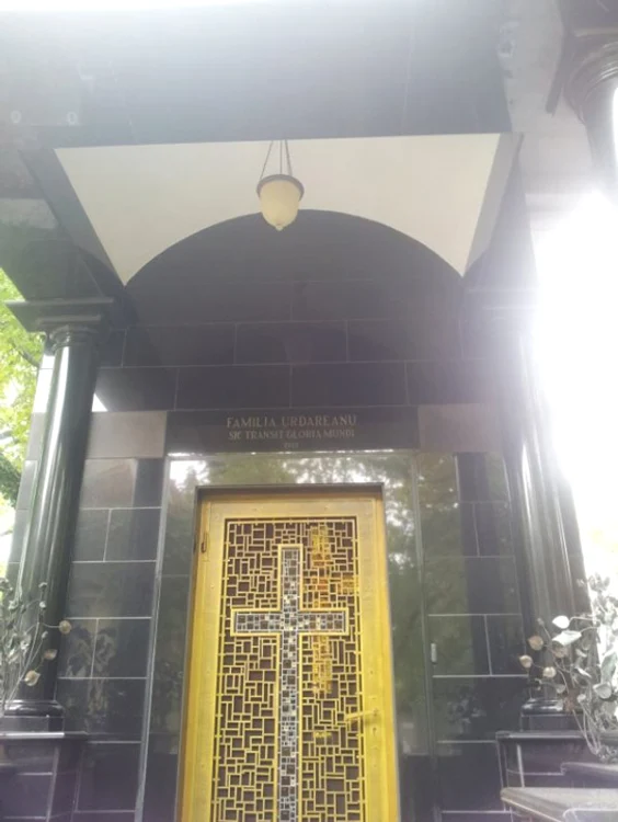 Cavoul familiei Urdăreanu din cimitirul Bellu