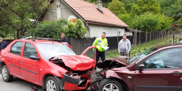accident cu patru raniti in petrosani foto isu hunedoara
