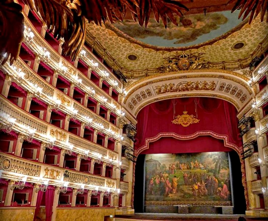 Celebrul teatru napoletan