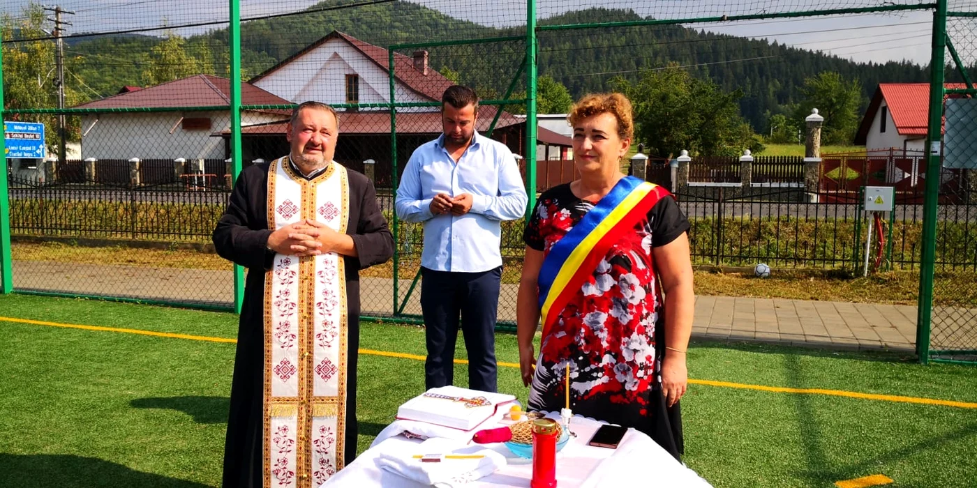 Primarul de la Crăcăoani, la inaugurarea unei investiţii în comună FOTO Facebook Sanda Raclariu