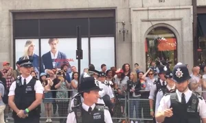 politist londonez jpeg