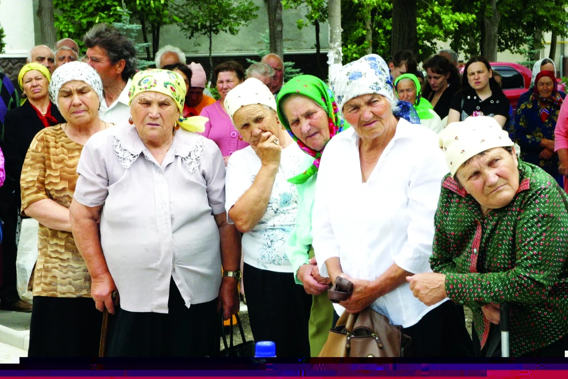 Majoritatea bătrânilor primesc pensii mai mici decât minimul de existenţă. Foto: Adevărul