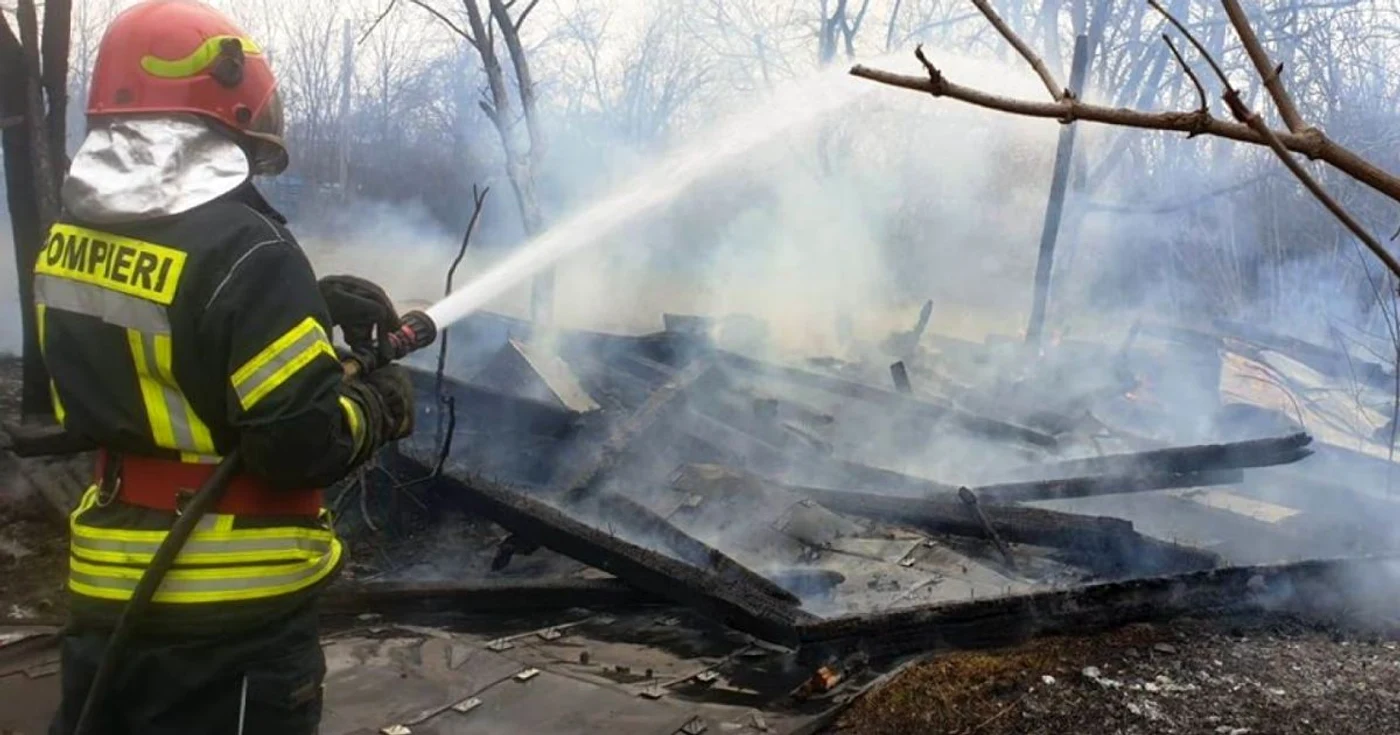 Pompierii au intervenit rapid petnru stingwerea incendiului FOTO ISU Călăraşi