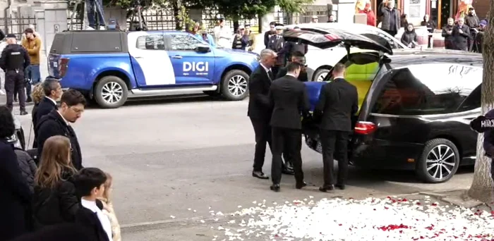 Familia Lucescu, în stânga imaginii / foto: captura video Prosport