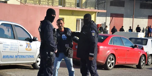 descinderi miruna si gradimex
