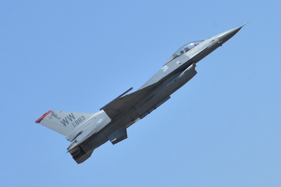 Bang supersonic la Washington. Două avioane de luptă interceptau o aeronavă înainte de prăbuşirea sa VIDEO