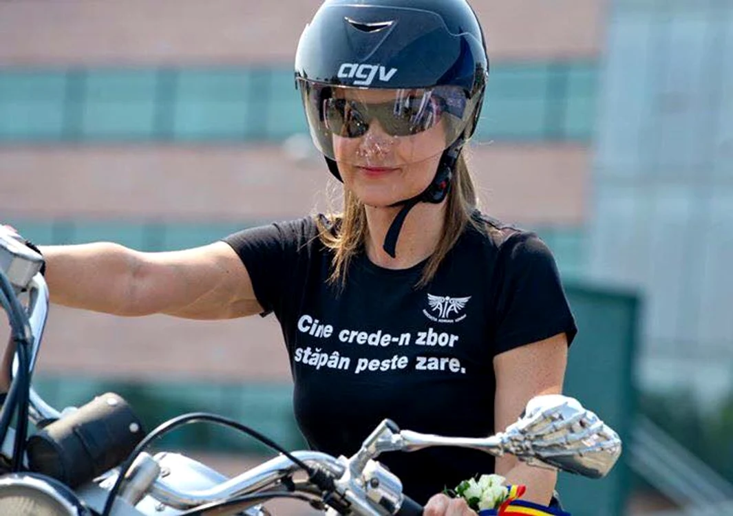 Romanita Iovan motocicleta jpeg