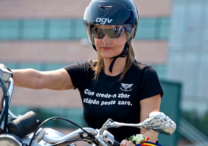 Romanita Iovan motocicleta jpeg