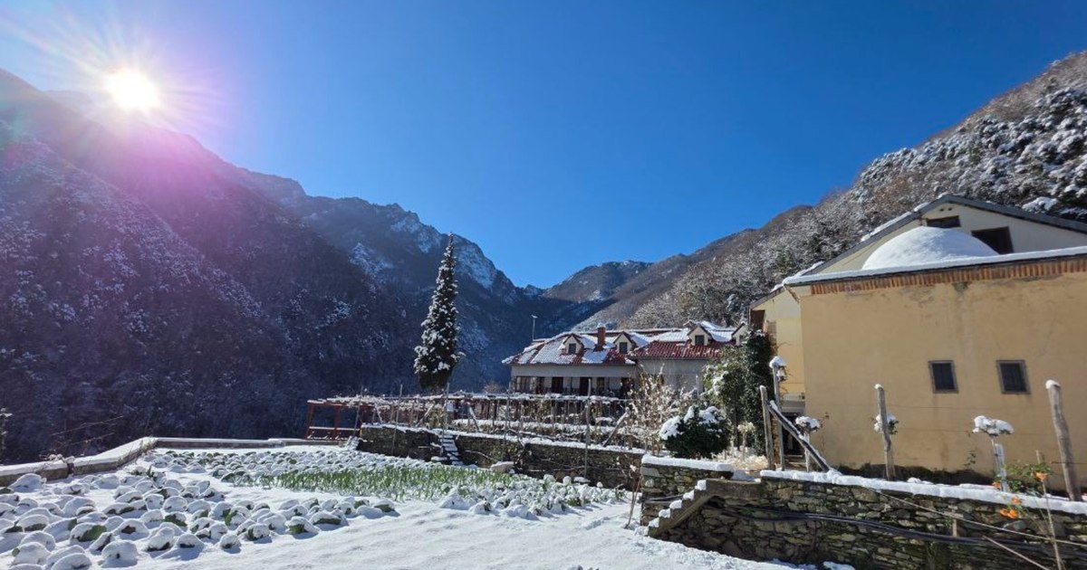 Românii, pe primul loc în topul pelerinilor la Muntele Athos. „A fi cu Dumnezeu nu înseamnă să faci de nota 5 sau 7”