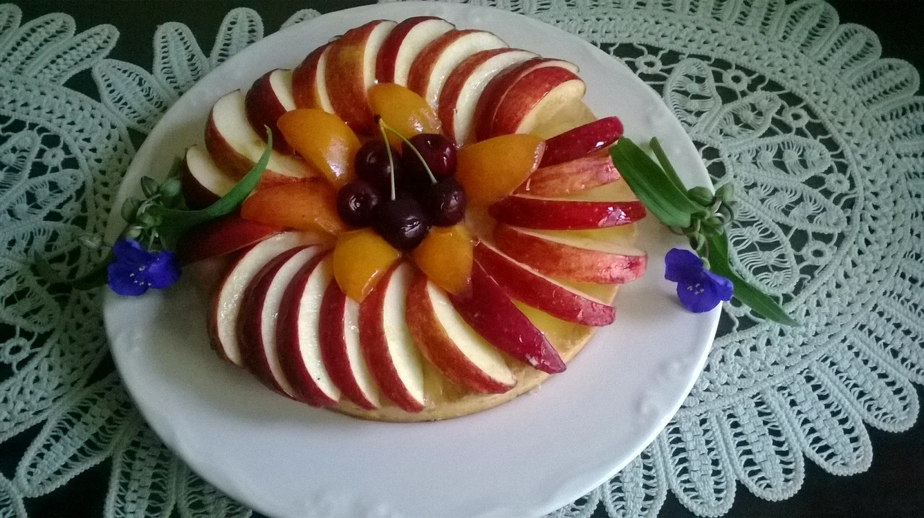 
    Tartă cu fructe proaspete  