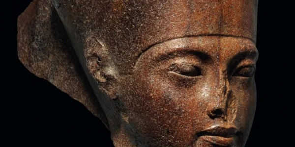 Bust Tutankhamon FOTO Christies