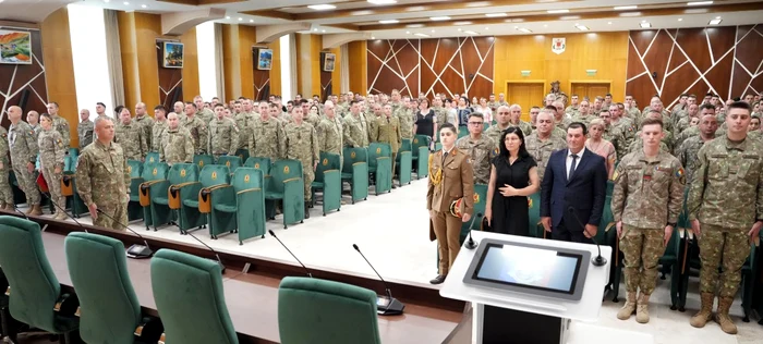 Miruna Gabriela Duracu a devenit sublocotenent al armatei române FOTO: MApN