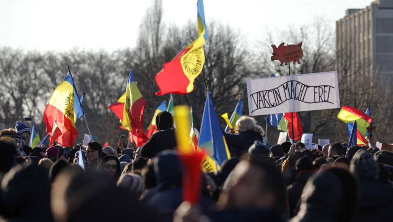 
    AUR își îndeamnă susținătorii să iasă din nou în stradă împotriva regulilor impuse de autorități Sursă foto: Inquam Photos/Octav Ganea   