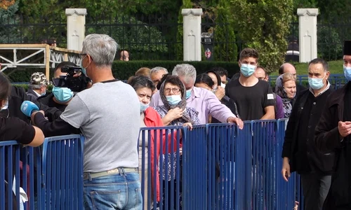 pelerini sf parascheva 4 jpeg