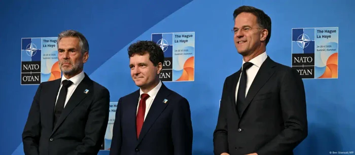 Nicușor Dan alături de secretarul general NATO Mark Rutte (dreapta) și premierul olandez Dick Schoof
