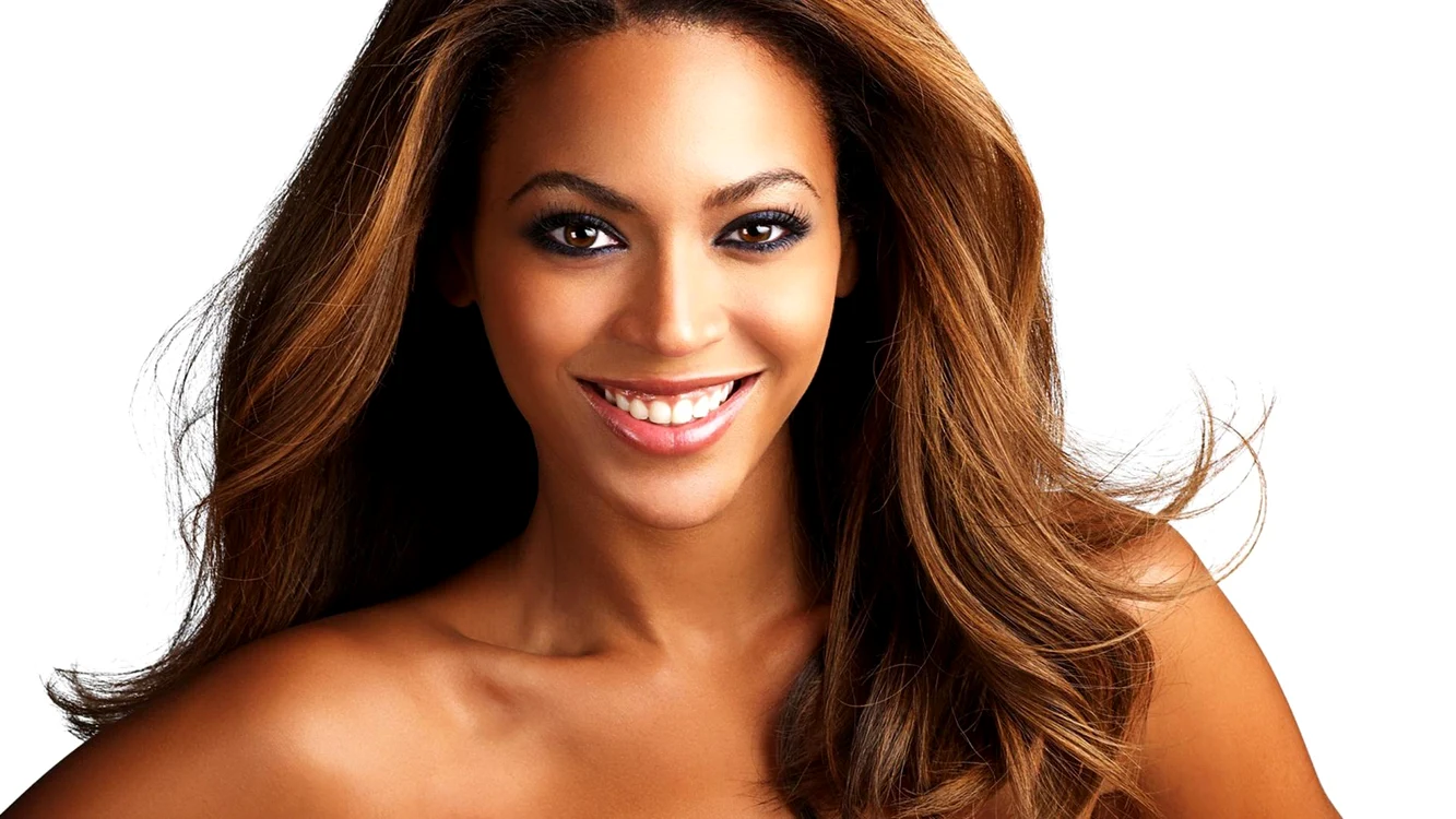 
    Beyonce a aprins imaginatia tuturor într-un costum de baie minimalist. foto: Facebook  